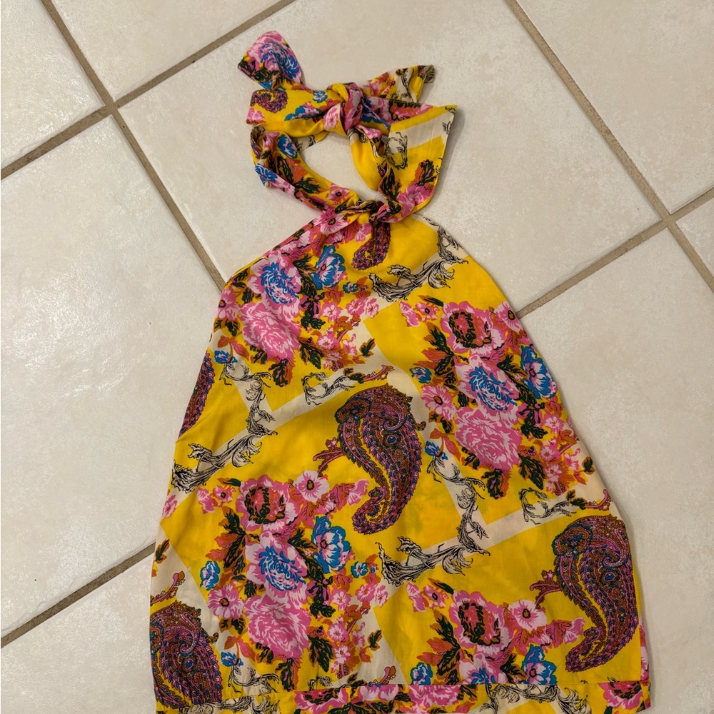 Next, top, bow neck.